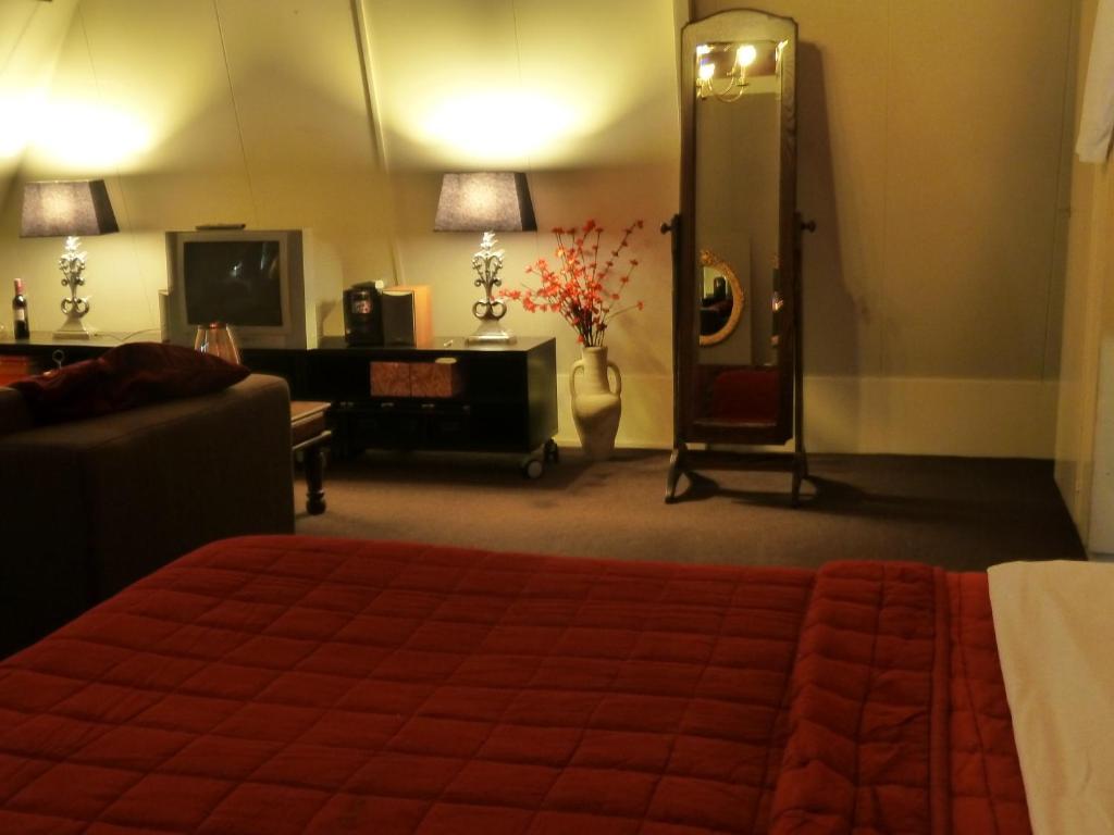 B&B Aan De Singelgracht Бреда Номер фото
